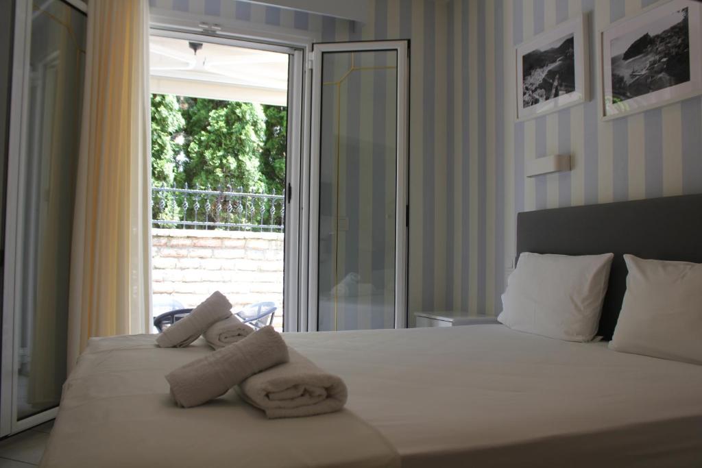 Standard quadruple room — photo 8