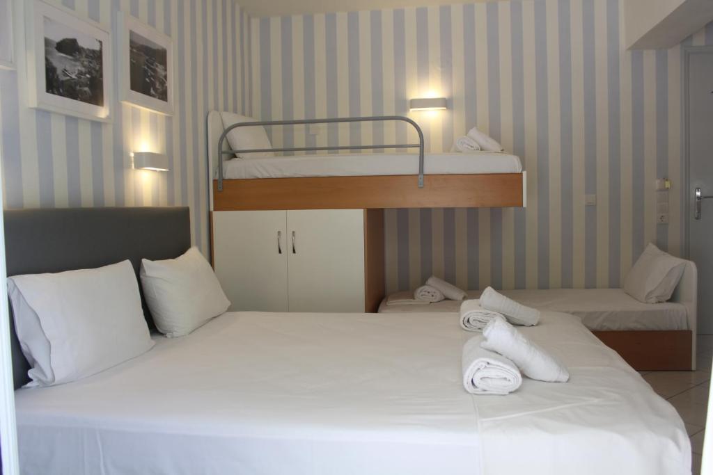Standard quadruple room — photo 4